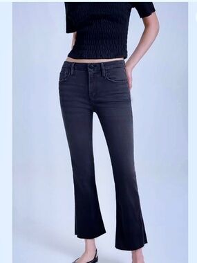 FRAME DENIM Le Crop Mini Boot Jeans in Carter/ Black Wash Size 31